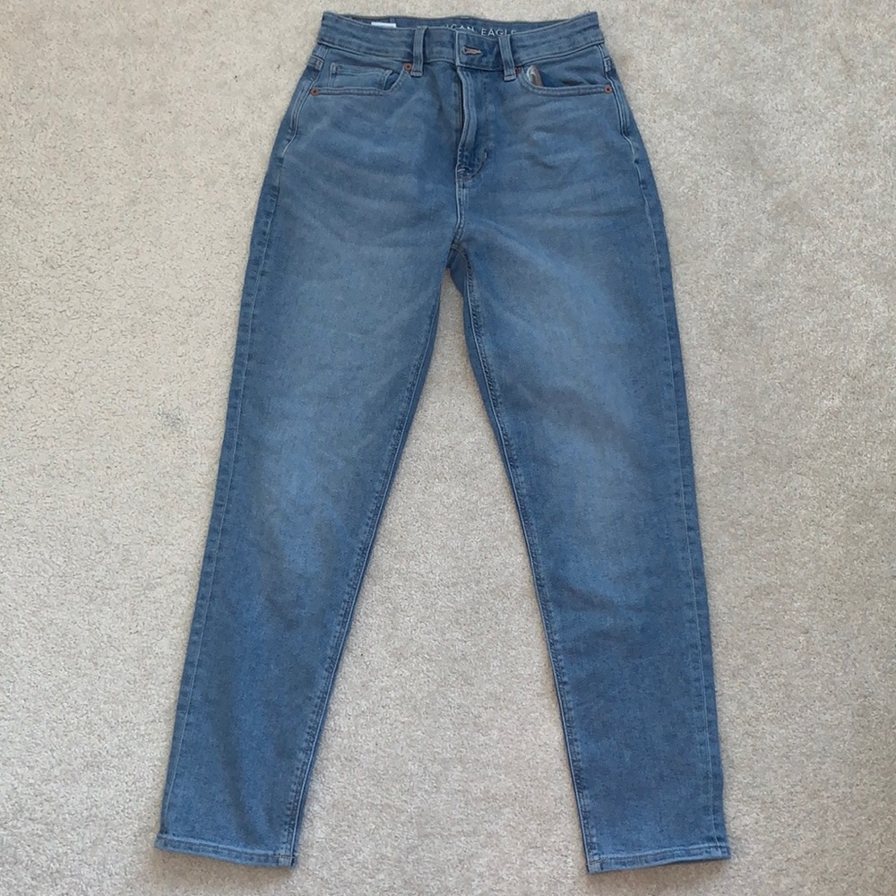 American eagle women’s mom jeans.
